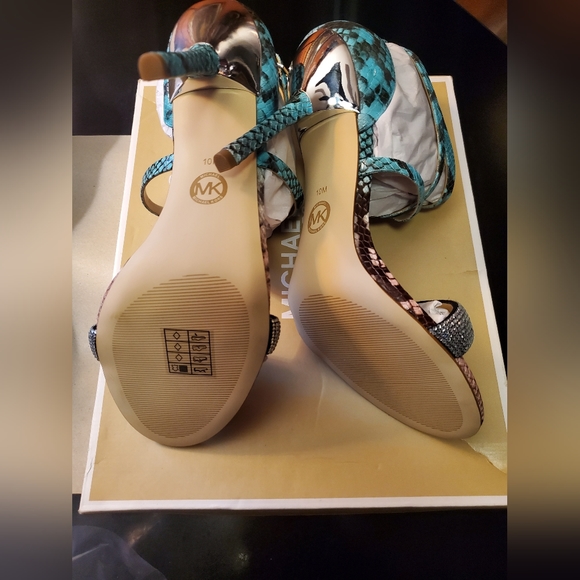 NIB Michael Kors Astrid Sandal - Picture 3 of 5